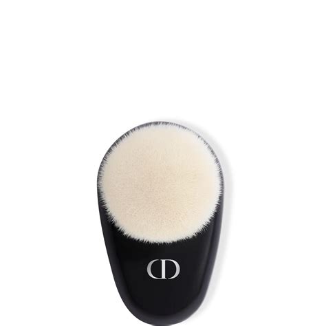 dior face brush 18